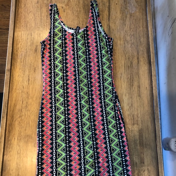 (5for$20) H&M Mini Geometric Print BodyCon Dress - Picture 2 of 8